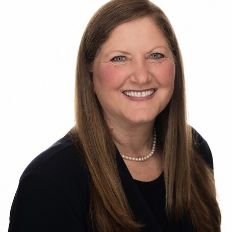 Donna Gilligan Headshot