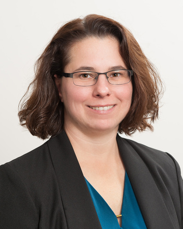 Leah Schmitz Headshot