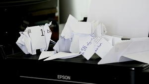 Magnifying The Fine Print Lm005