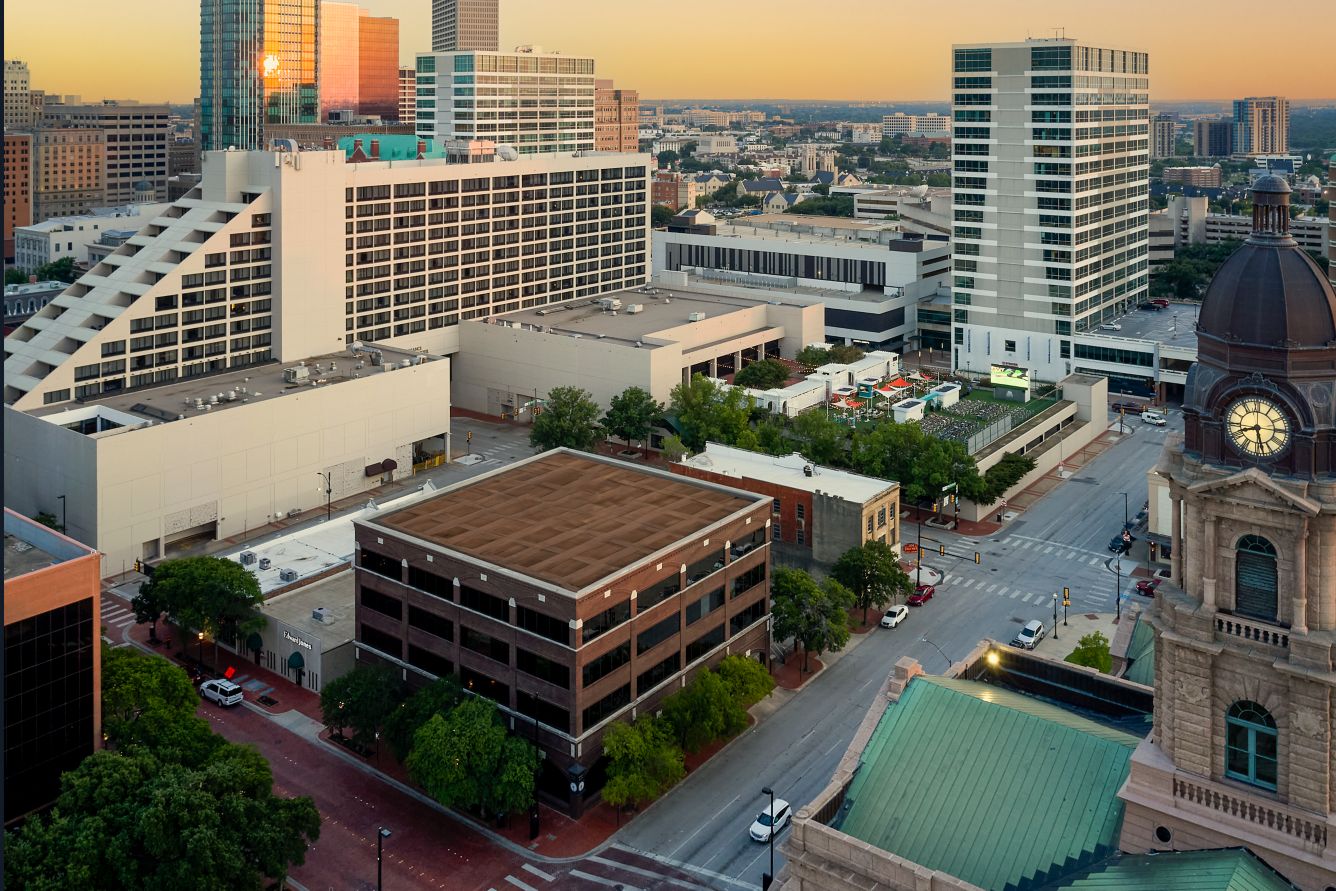 Br Dfwdt Exterior Courthouse 01792 Classic Hor